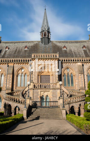 The McManus Galleries in the city's Albert Square.Situated on the north bank of Firth of Tay Dundee is the fourth-largest city in Scotland.
