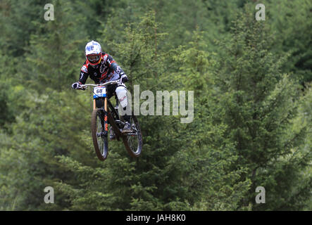 Aaron Gwin of The YT Mob during day two of the 2017 UCI Mountain Bike World Cup at Fort William. PRESS ASSOCIATION Photo. Picture date: Sunday June 4, 2017. Photo credit should read: Tim Goode/PA Wire. RESTRICTIONS: Editorial use only, no commercial use without prior permission Stock Photo