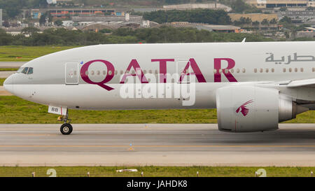 Boeing 777-300ER of Qatar Airways at GRU Airport, Guarulhos - Sao Paulo Brazil - 2017 Stock Photo
