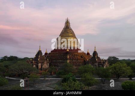 Dhammayazika Pagoda is a golden pagoda in New Bagan area. Stock Photo