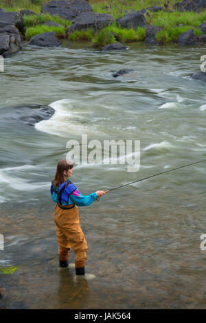 Flyfishing in Crooked River canyon, Crooked Wild and Scenic River, Lower Crooked River National Back Country Byway, Prineville District Bureau of Land Stock Photo