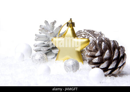 Weihnachten, Dekoration Tannenzapfen, Weihnachtskugel als Stern gold und weiß Stock Photo