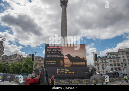 Trafalgar Square, London UK. 7th June 2017. Screen testing and seating being installed in Trafalgar Square for the BP Summer Big Screens concerts with Royal Opera House Covent Garden. The Royal Ballet’s The Dream/Symphonic Variations/Marguerite and Armand pre-performance screening is 7th July at 7pm. Credit: Malcolm Park editorial/Alamy Live News Stock Photo