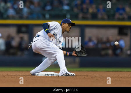 Milwaukee, WI, USA. 6th June, 2017. Milwaukee Brewers shortstop Orlando Arcia #3 takes a throw at second base in the Major League Baseball game between the Milwaukee Brewers and the San Francisco Giants at Miller Park in Milwaukee, WI. John Fisher/CSM/Alamy Live News Stock Photo