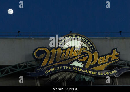 Milwaukee, WI, USA. 6th June, 2017. A picture of the moon hanging over Miller Park during the Major League Baseball game between the Milwaukee Brewers and the San Francisco Giants at Miller Park in Milwaukee, WI. John Fisher/CSM/Alamy Live News Stock Photo