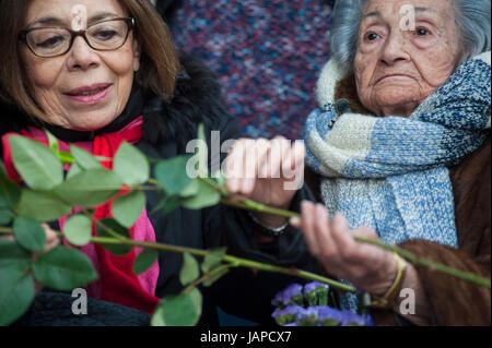 Guadalajara, Spain. 30th Jan, 2016. During a tribute to the victims on January 30, 2016. Ascension Mendieta right and Ana Mesutti, lawyer of the family, left. Timoteo Mendieta Alcala was executed against Guadalajara's cemetery wall on 16 November 1939 - one of an estimated 822 executions carried out at the cemetery from 1939 to 1944. The father-of-seven had been the local leader of the socialist UGT union in the village of Sacedon, where he had worked as a butcher. During the Franco era, his family did not dare ask to have his remains removed from the grave in which he and 21 other men were b Stock Photo