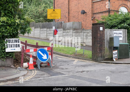 Haringey, London, UK. 8th June, 2017. Signs outside a polling station in the North London Borough of Haringey, London, UK Credit: Thomas Carver/Alamy Live News Stock Photo