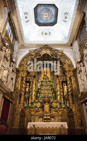 Igreja de Santo Ildefonso Altar - Porto Portugal Stock Photo