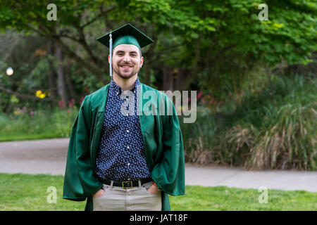 College Cap and Gown Ideas - naterobinsonphotography.com