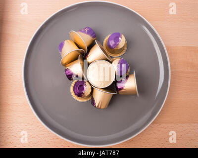 Barcelona, Spain - 13-11-2020: L'or barista by Philips coffee machine in  satin white color, with their double and decaf capsules packaging on wooden  b Stock Photo - Alamy