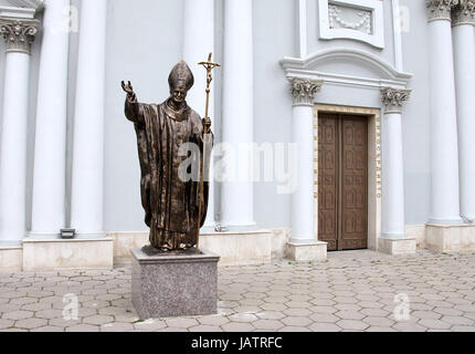 Pope John Paul ll statue outside the Roman Catholic Cathedral in Plovdiv Stock Photo