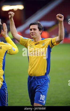 DARRELL CLARKE SALISBURY MANAGER BRAMALL LANE SHEFFIELD ENGLAND 07 January 2012 Stock Photo