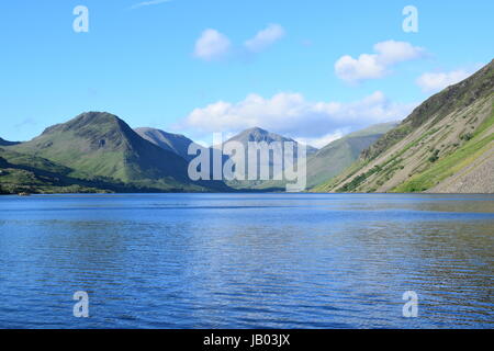 Evening view over Wast Water towards Great Gable and Yewbarrow Stock Photo