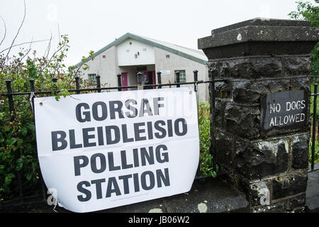 Quirky,polling station,Llansaint, West Wales, UK. 8th June, 2017. UK General Election.Wales. Polling station with bilingual signage at village hall, which also has toilets/public convenience at village of Llansaint in Carmarthenshire. Votes here are cast in Carmarthen East and Dinefwr constituency, West Wales, Wales, U.K. Thursday, morning,8th June, 2017 Credit: Paul Quayle/Alamy Live News Stock Photo