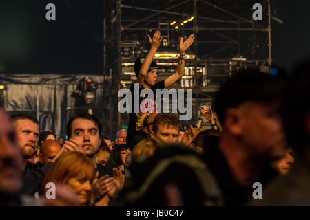 Isle of Wight. 8th Jun, 2017. Mike Peters with The Alarm at The Isle of Wight Festival 2017 Credit: James Houlbrook/Alamy Live News Stock Photo