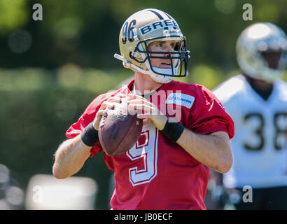 Metairie, Los Angeles, USA. 8th Jun, 2017. New Orleans Saints quarterback Drew Brees (9) participates in organized team activities at the New Orleans Saints Training Facility in Metairie, LA. Credit: Cal Sport Media/Alamy Live News Stock Photo