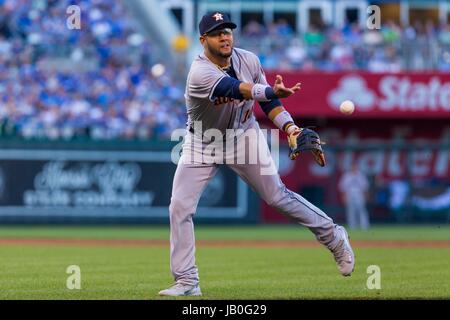 Kansas City, MO, USA. 08th June, 2017. Brian McCann #16 of the Houston Astros tosses a ground ball to first during the game at Kauffman Stadium in Kansas City, MO. Kyle Rivas/Cal Sport Media/Alamy Live News Stock Photo