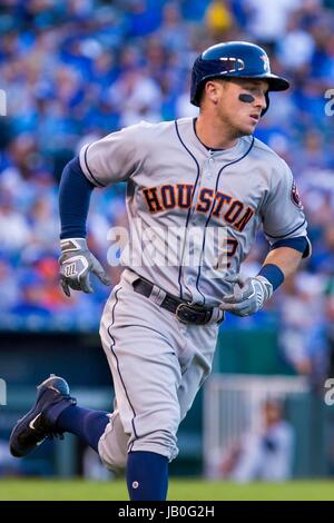 Kansas City, MO, USA. 08th June, 2017. Alex Bregman #2 of the Houston Astros heads to first after during the game at Kauffman Stadium in Kansas City, MO. Kyle Rivas/Cal Sport Media/Alamy Live News Stock Photo