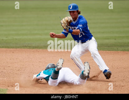 Fort Myers, Florida, USA. 3rd June, 2017. MONICA HERNDON | Times.McGuire Weaver (27) of Jesuit unsuccessfully tries to catch Michael Milmoe (40) of Archbishop McCarthy during the class 6A final, on June 3, 2017 at Hammond Stadium in Fort Myers, Fla. Jesuit lost 5 to 1. Credit: Monica Herndon/Tampa Bay Times/ZUMA Wire/Alamy Live News Stock Photo