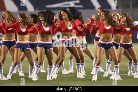 CHIVAS GIRLS MLS FOOTBALL CHEERLEADERS CARSON LOS ANGELES CALIFORNIA USA 19 May 2012 Stock Photo