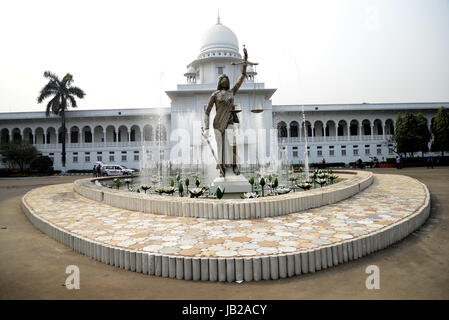 A Lady Justice statue stands in front of the Supreme Court complex in Dhaka, Bangladesh, on January 28, 2017. Stock Photo