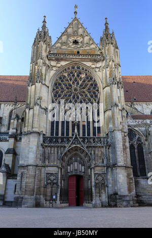 France, Yonne (89), Sens, cathédrale Saint-Etienne, le portail sud // France, Yonne, Sens, Saint Etienne Cathedral Stock Photo