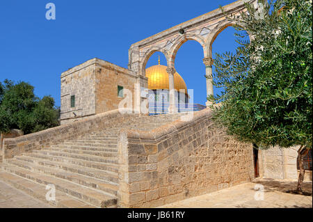 Stone stairs to famous Dome of the Rock mosque in Old City of Stock ...
