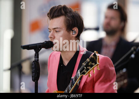 Harry Styles performs live on NBC's 'Today' show as part of the summer concert series  Featuring: Harry Styles Where: New York City, New York, United States When: 09 May 2017 Credit: WENN.com Stock Photo