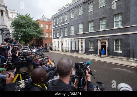 London, UK. 9th June, 2017. British Prime Minister Theresa May and her husband leave the 10 Downing Street to Buckingham Palace to meet with the Queen in London, Britain on June 9, 2017. Credit: Richard Washbrooke/Xinhua/Alamy Live News Stock Photo