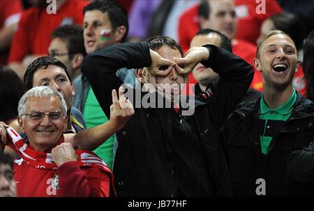 WALES FANS IN THE STANDS ENGLAND V WALES WEMBLEY STADIUM LONDON ENGLAND 06 September 2011 Stock Photo