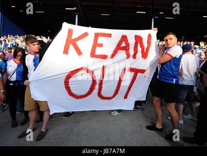 BLACKBURN FANS DISPLAY KEAN OU BLACKBURN V MANCHESTER CITY FC EWOOD PARK BLACKBURN ENGLAND 01 October 2011 Stock Photo