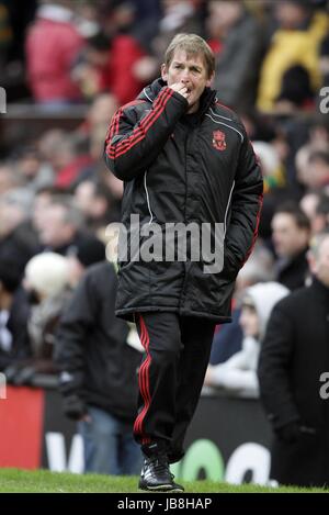 KENNY DALGLISH MANCHESTER UNITED V LIVERPOOL OLD TRAFFORD MANCHESTER ENGLAND 09 January 2011 Stock Photo