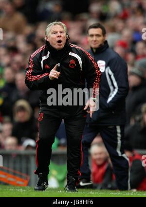 SAMMY LEE LIVERPOOL FC COACH LIVERPOOL FC COACH OLD TRAFFORD MANCHESTER ENGLAND 09 January 2011 Stock Photo