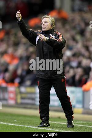 SAMMY LEE LIVERPOOL FC COACH LIVERPOOL FC COACH ANFIELD LIVERPOOL ENGLAND 16 January 2011 Stock Photo