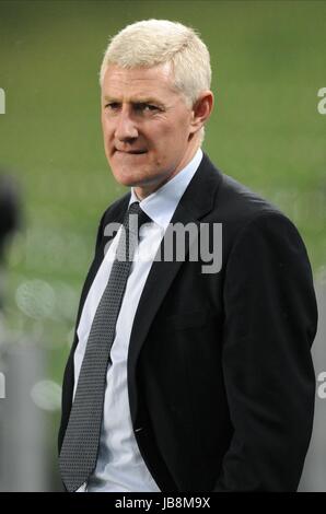 NIGEL WORTHINGTON NORTHERN IRELAND MANAGER AVIVA STADIUM DUBLIN REPUBLIC OF IRELAND 09 February 2011 Stock Photo