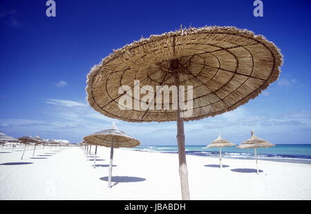 Ein Sandstrand bei Sousse in Zentraltuneisen in Nordafrika. Stock Photo