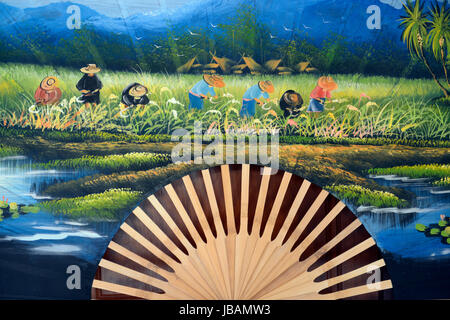 Traditionalle Schirme und Faecher aus Paier werden produziert in einer Papierschirm Fabrik in Chiang Mai im norden von Thailand in Suedostasien. Stock Photo