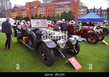 London, UK. 09th June, 2017. A 1912 Rolls-Royce Silver Ghost on display at the inaugural City Concours Motoring Garden Party in the the gardens of the Honourable Artillery Company’s Headquarters in the heart of The City of London, United Kingdom.  The car in the background is a 1907 Itala 40HP. Credit: Michael Preston/Alamy Live News Stock Photo