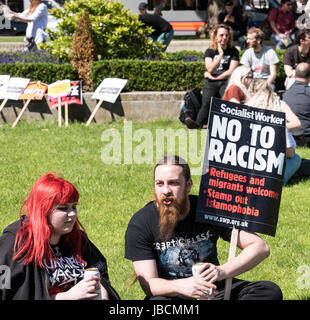 London, UK, 10th June 2017 protesters at the May has to go party and protest, Parliament Square, Westminster. Credit: Ian Davidson/Alamy Live News Stock Photo