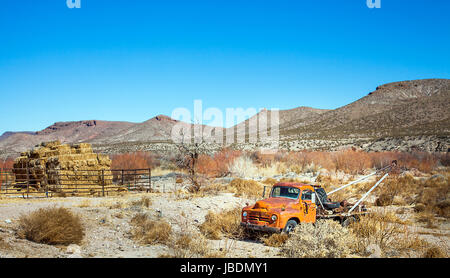 Tow Truck El Paso Tx >> Oldtimer Tow Truck In The Desert At El Paso Texas Usa Stock Tow Truck El Paso Tx >> Oldtimer Tow Truck In The Desert At El Paso Texas Usa Stock