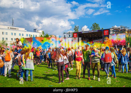 St Petersburg, Russia. 10th June, 2017. The festival of colors Holi. ST PETERSBURG, RUSSIA - JUNE 10, 2017. Credit: Elizaveta Larionova/Alamy Live News Stock Photo