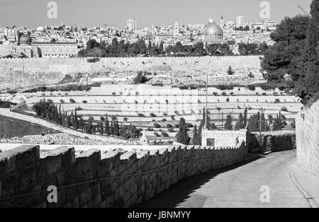 Jerusalem - Outlook from Mount of Olives to old city with the Dom of Rock, church of Redeemer, Basilica of Holy Sepulchre and tower of Latin patriarch Stock Photo