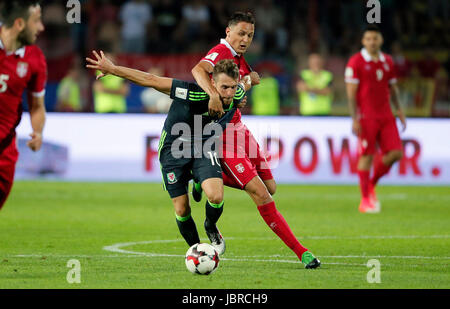 Belgrade. 11th June, 2017. Serbia's Nemanja Matic (R) vies with Wales's Aaron Ramsey during group D 2018 World Cup qualifying football match between Serbia and Wales in Belgrade, Serbia on June 11, 2017. The match ended with a draw 1-1. Credit: Predrag Milosavljevic/Xinhua/Alamy Live News Stock Photo