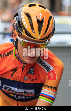 London, UK, 11 June 2017. The final stage of the Ovo Energy Women's Tour featured 10 laps of a 6.2km central London circuit. Defending champion, Lizzie Deignan (Britain, Boels Dolmans), makes her way to start of the race. Credit: Clive Jones/Alamy Live News Stock Photo