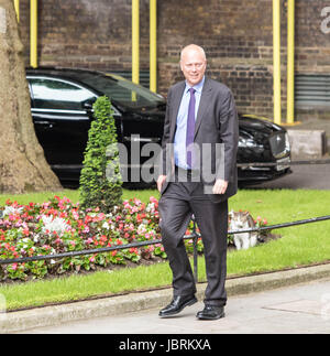 London, UK. 12th Jun, 2017. Chris Greyling, Transport Secretary, arrives at the first political Cabinet after the General Election Credit: Ian Davidson/Alamy Live News Stock Photo