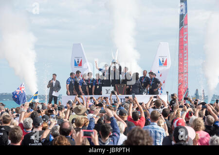 Americas's Cup Village, Bermuda 12th June 2017. Emirates Team New Zealand with the Louis Vuitton Challenger Trophy after winning the Louis Vuitton America's Cup Challenger series. Credit: Chris Cameron/Alamy Live News Stock Photo