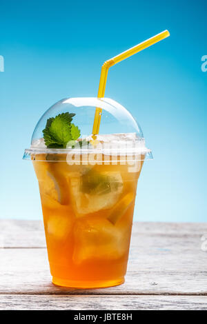 https://l450v.alamy.com/450v/jbte8h/fresh-ice-tea-in-plastic-glass-with-straw-jbte8h.jpg