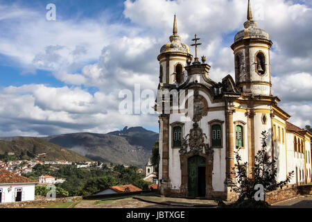 View of historic baroque church Igreja Sao Francisco de Assis, Ouro Preto, UNESCO World heritage site, Minas Gerais, Brazil Stock Photo
