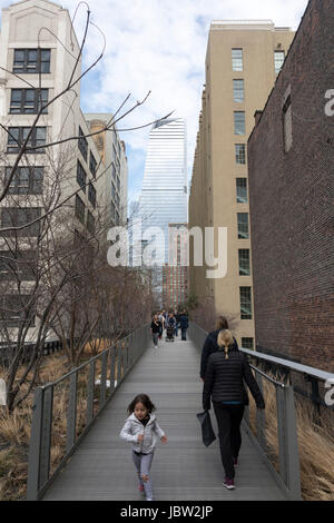 walkers enjoying the High Line Park, Manhattan, New York, USA Stock Photo
