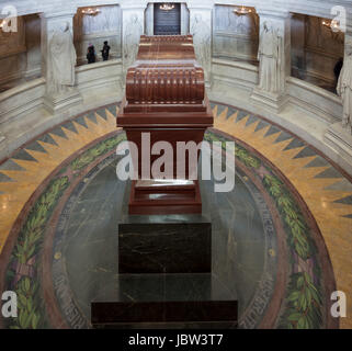 Napoleon's Tomb, Dôme des Invalides (originally Chapelle royale), Paris, France Stock Photo